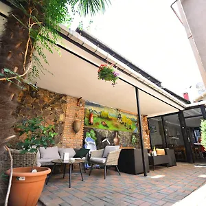 Phaliashvili Otel